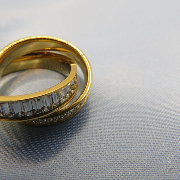Michael Korse Ring size 8 - Picture 5 of 7